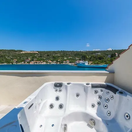 Holiday home Kuca Za Odmor Deni *